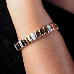 Bracciale Espandibile Pavè Diamanti Indossato Modella