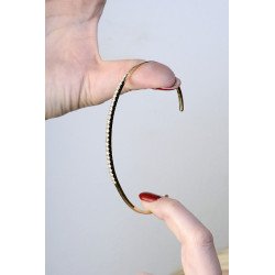 Flexible Gold Bracelet 18K | Square Shape No Overlapping Clasp Design